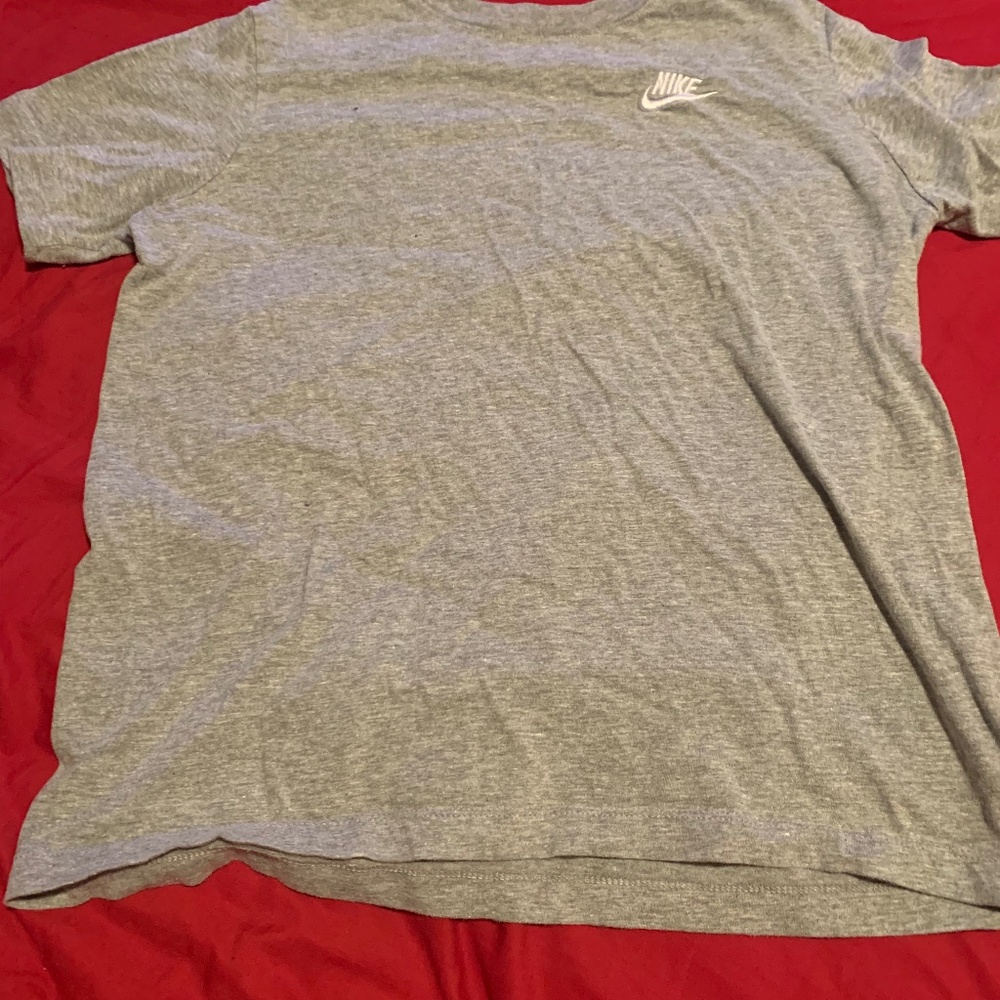 The Nike tee boys